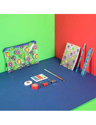 Tradineur - Set de papelería escolar de los Vengadores con estuche, libreta, 2 lápices, afila lápiz, goma de borrar, regla, marc
