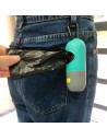 Tradineur - Dispensador de bolsas para excrementos de perro con linterna LED incorporada, clip de metal para correa y un rollo d