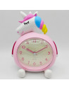Tradineur - Reloj despertador infantil analógico de plástico, incluye luz y función snooze, botón de apagado, funcionamiento con