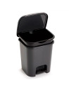 Tradineur - Cubo de basura con pedal, plástico, papelera, oficina, cocina, baño, fabricado en España (Negro - 7,5 litros - 25,5